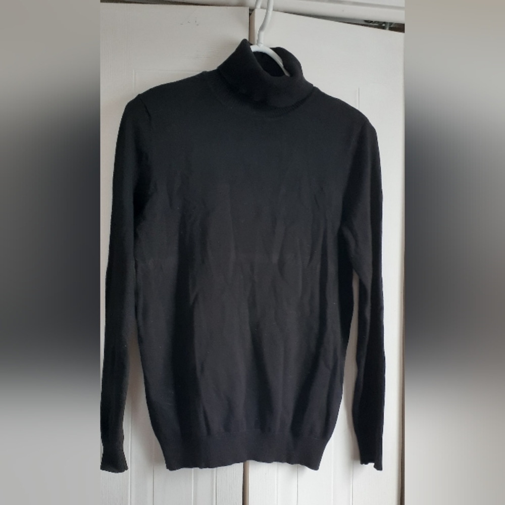Andrew Mark womens blackturtle neck sweater